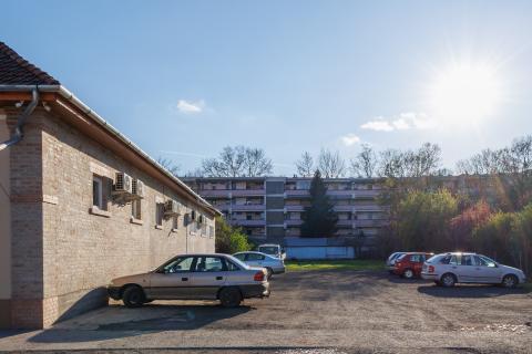 KAMERÁVAL VÉDETT PARKOLÓ